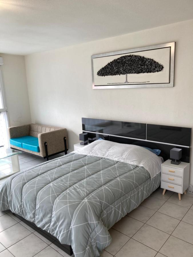 Studio 37 M² Baccarat Apartment Luaran gambar