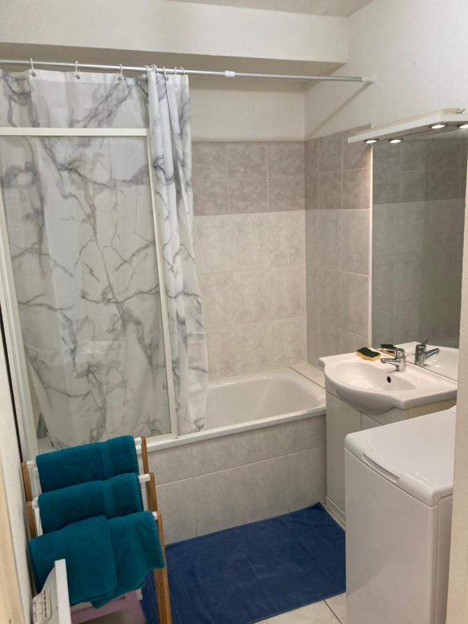 Studio 37 M² Baccarat Apartment Luaran gambar